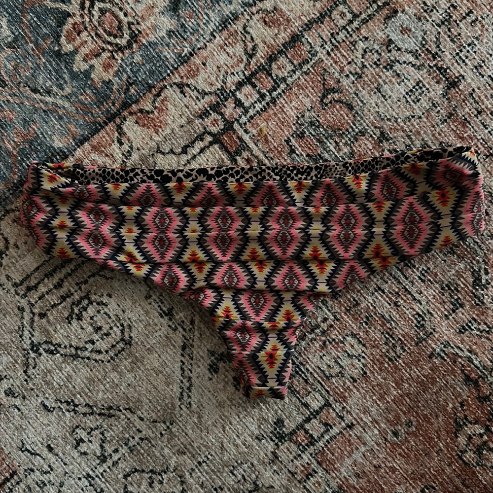 Small acacia bottoms gently used